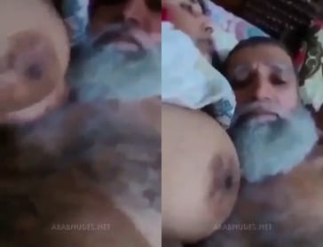 شيخ بيهيج علي مرات ابنه وينيكها البنت جسمها فاجر